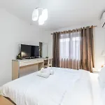 Noir By Apartment
