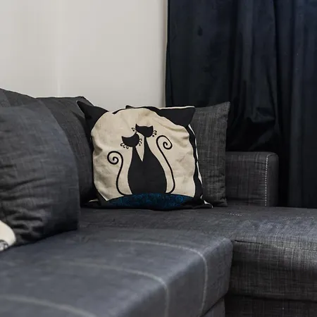 Noir By Apartment *
