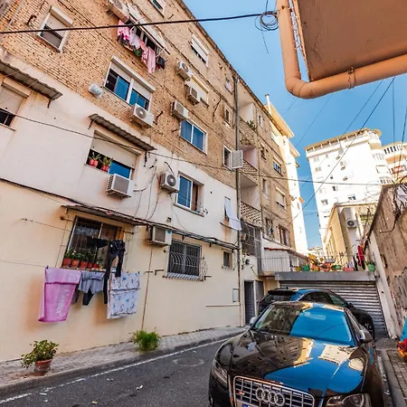 Noir By アパート *